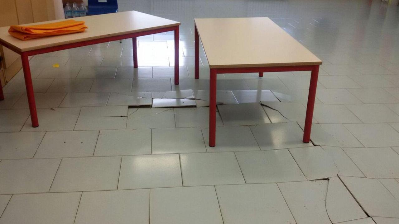 Salta il pavimento, è allarme nella scuola dell’infanzia