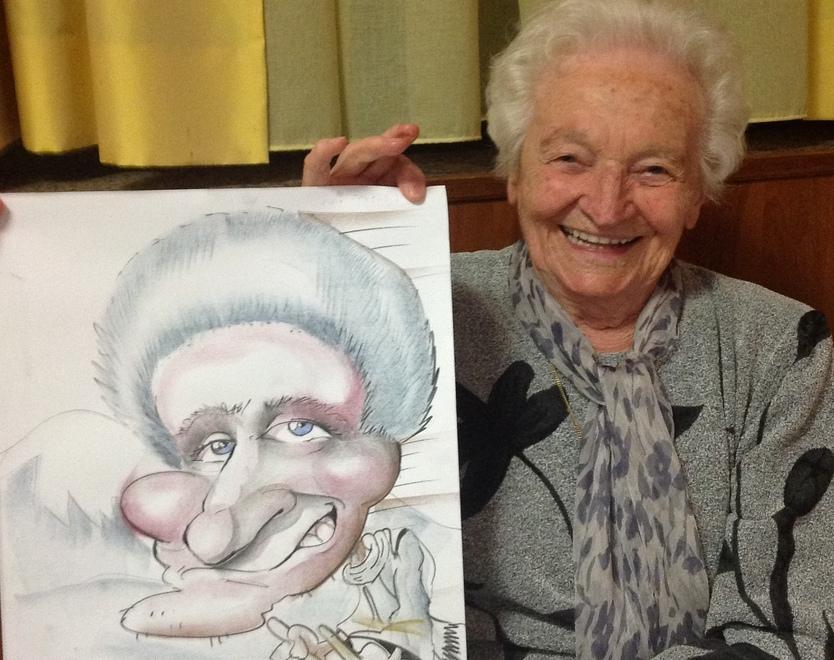 Auguri zia Marta! I nipoti festeggiano i suoi 100 anni