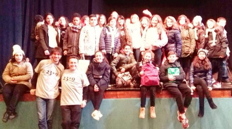 Gli studenti sul palco contro il bullismo