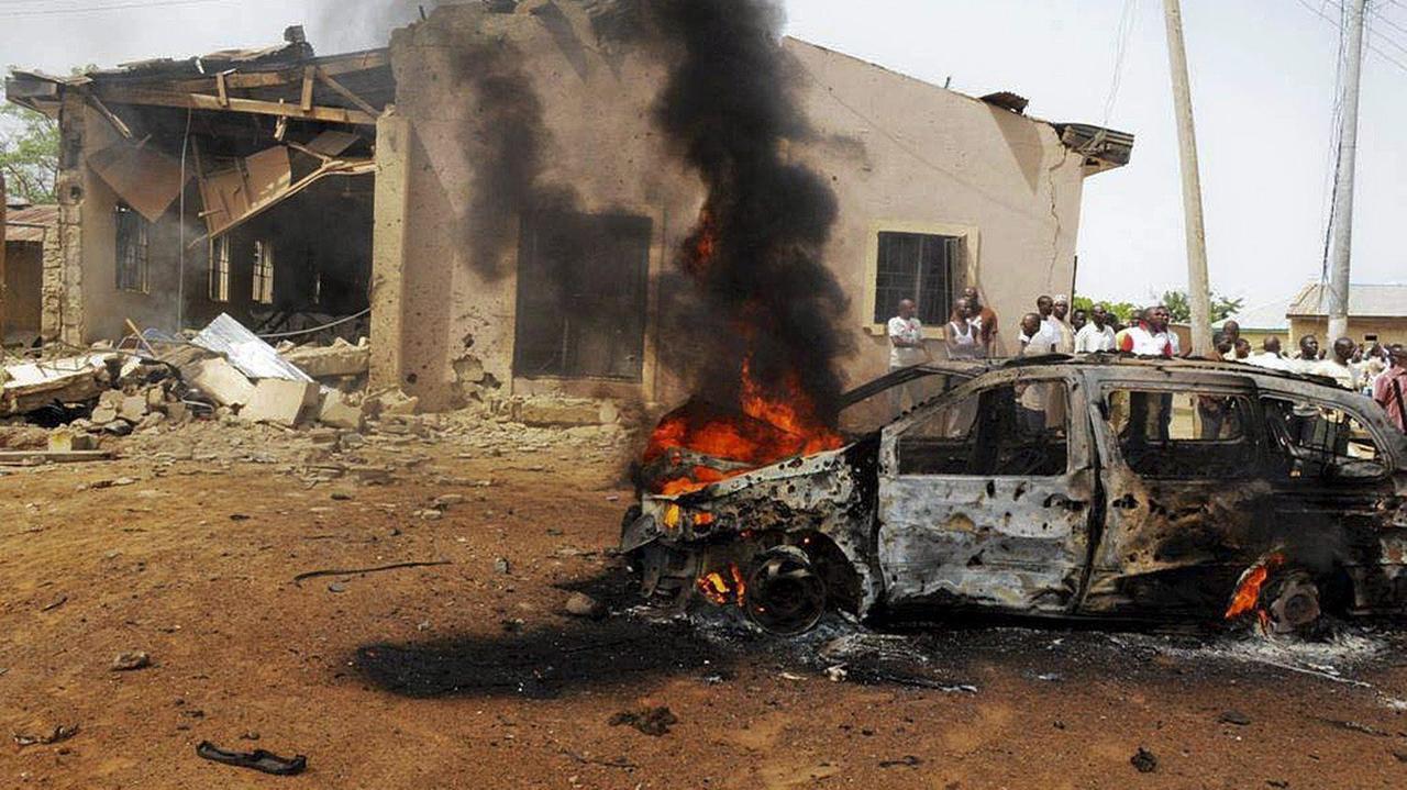 Nigeria, tre donne kamikaze in un mercato: 20 morti