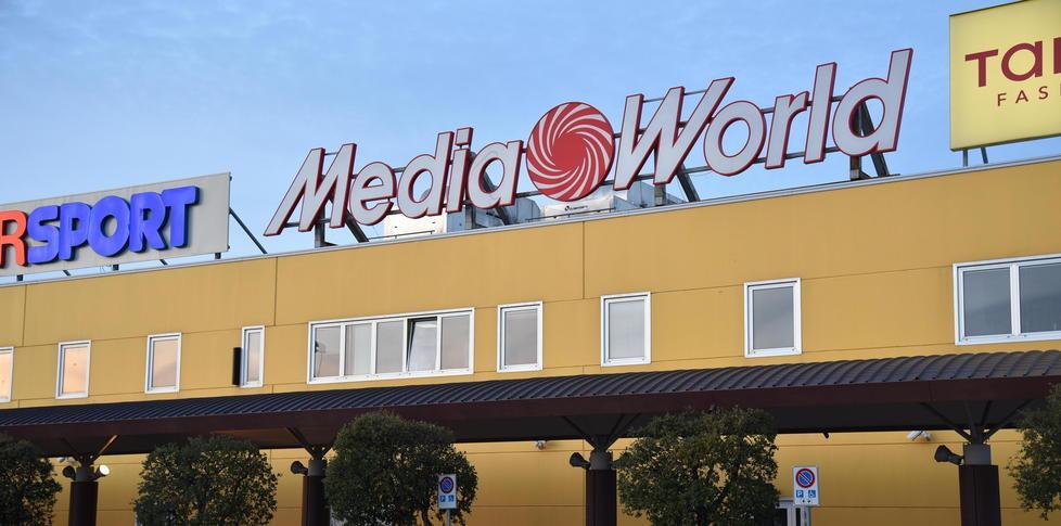 «Chiude Mediaworld» L’allarme per 24 famiglie 