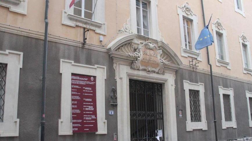 Rubava soldi ai clienti: condannato