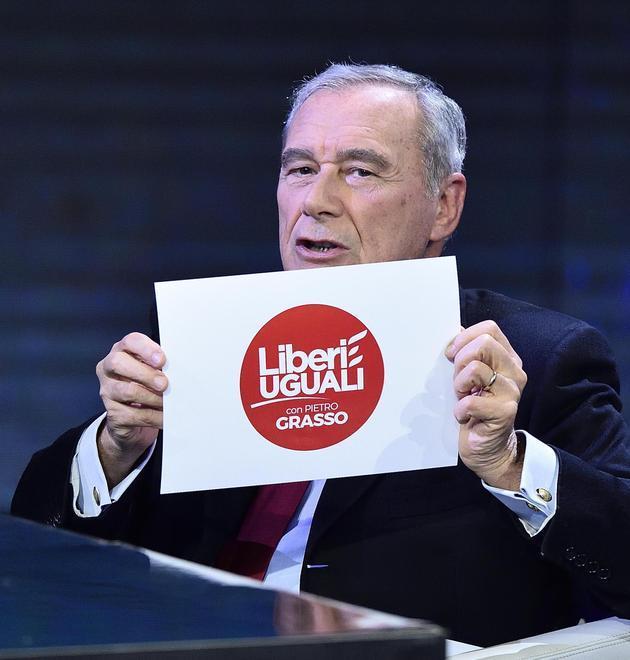 Duello a distanza fra Renzi e Grasso 