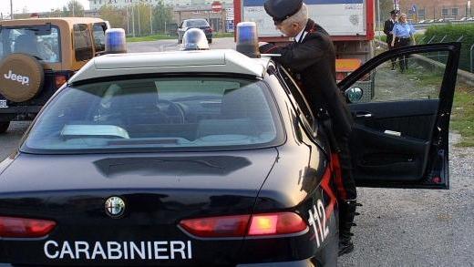 Incastrata tra le bobine nel cassone camionista salvata dai carabinieri
