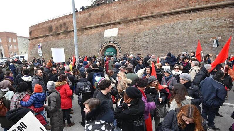 In duecento in piazza per dire no al fascismo