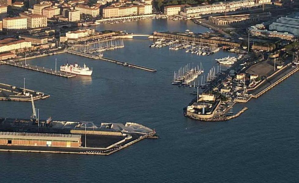 Porto turistico, il sindaco dichiara guerra a Azimut 