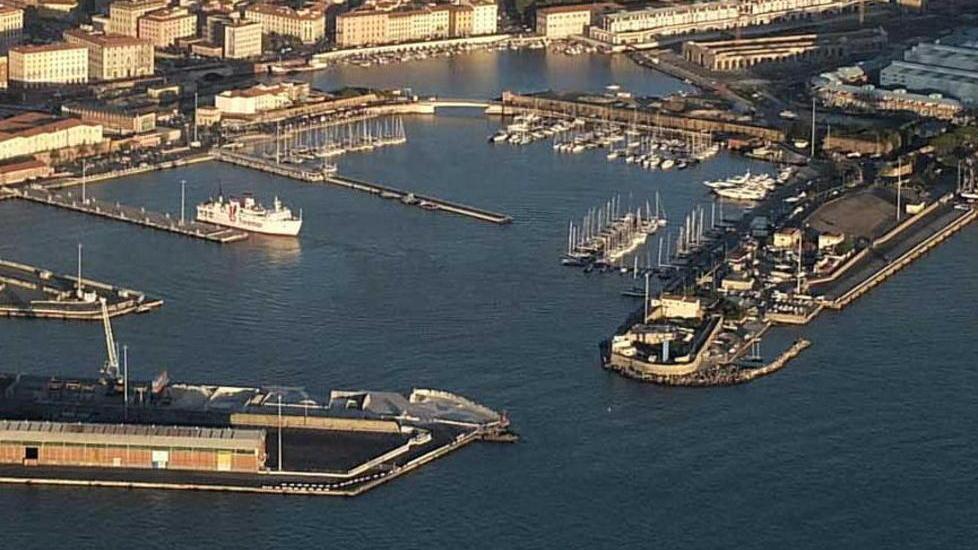 Porto turistico, il sindaco dichiara guerra a Azimut