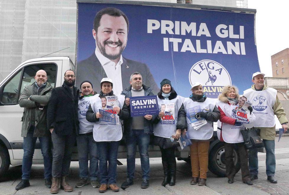 Oggi banchetti e domani c’è Salvini
