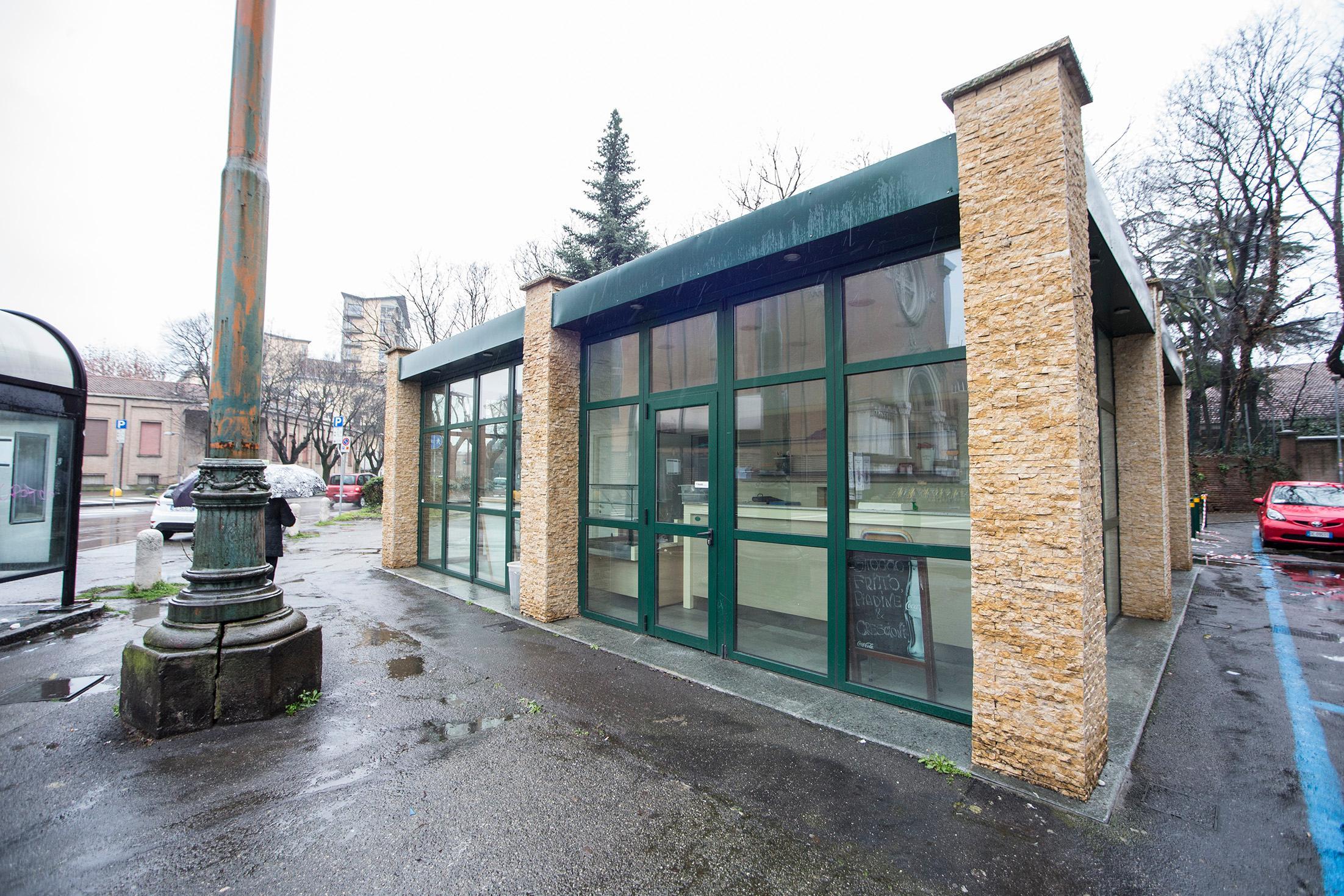 Modena. Il Comune diventa padrone del chiosco di piazzale Bruni 