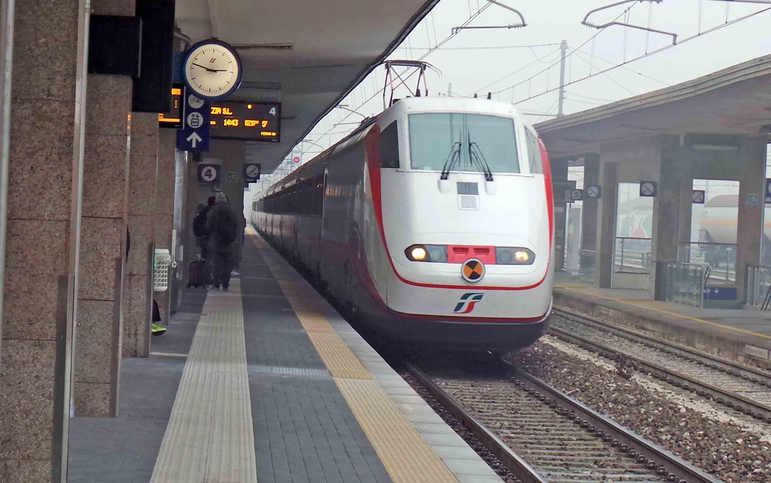 Controllori antievasione, quattro squadre in servizio sui treni