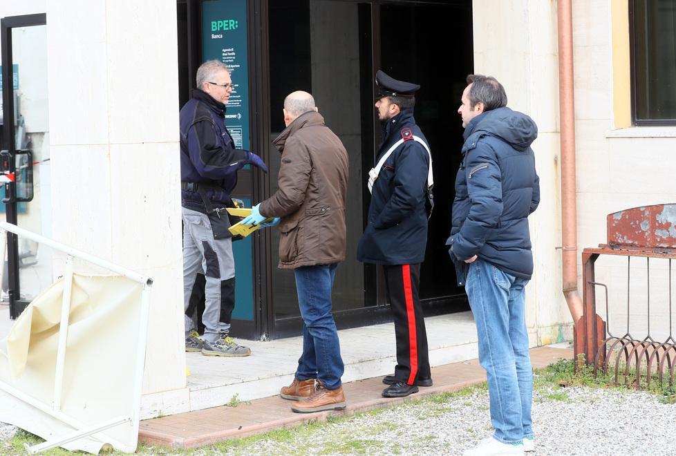 Assalto al bancomat, usato esplosivo