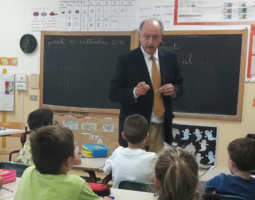 Vaccini, il sindaco scrive ai presidi: garantire l’istruzione 
