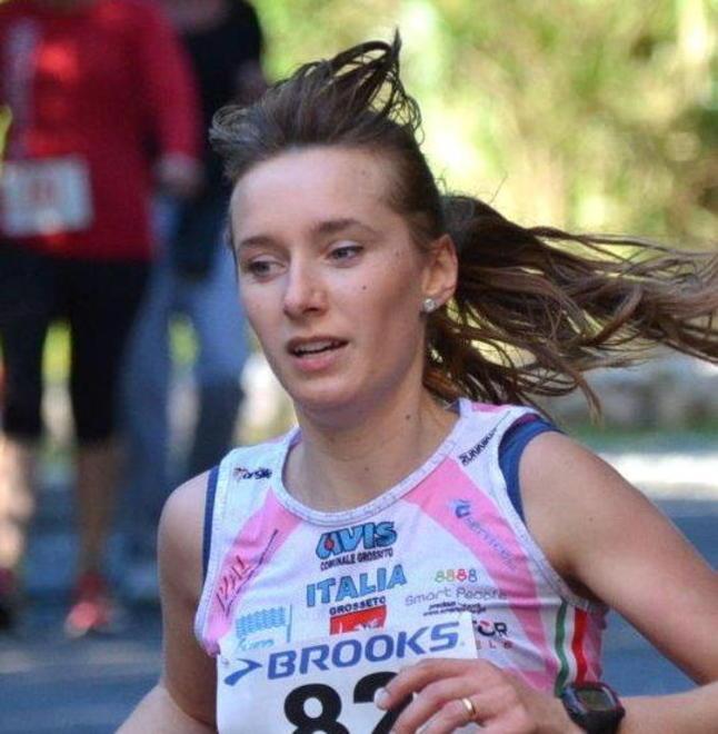 Katerina frantuma il record provinciale della mezza maratona