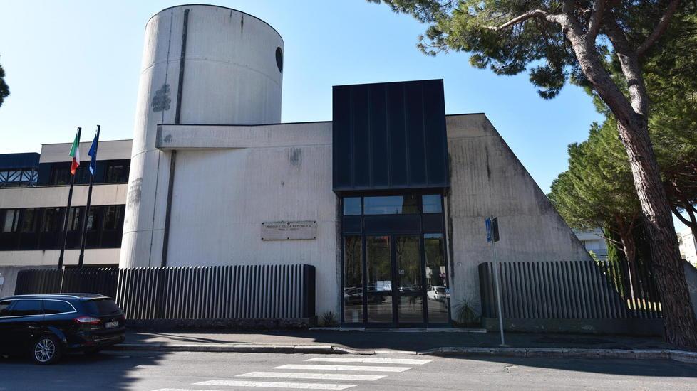 Cocaina, anabolizzanti e falso Ventidue avvisi di garanzia