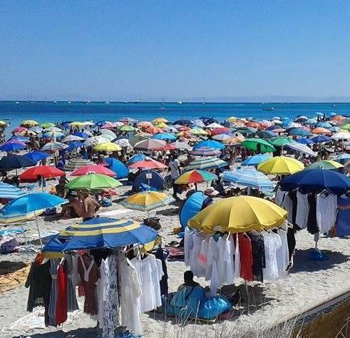 Sui divieti alla Pelosa scatta la rivolta Il sindaco: avanti così 