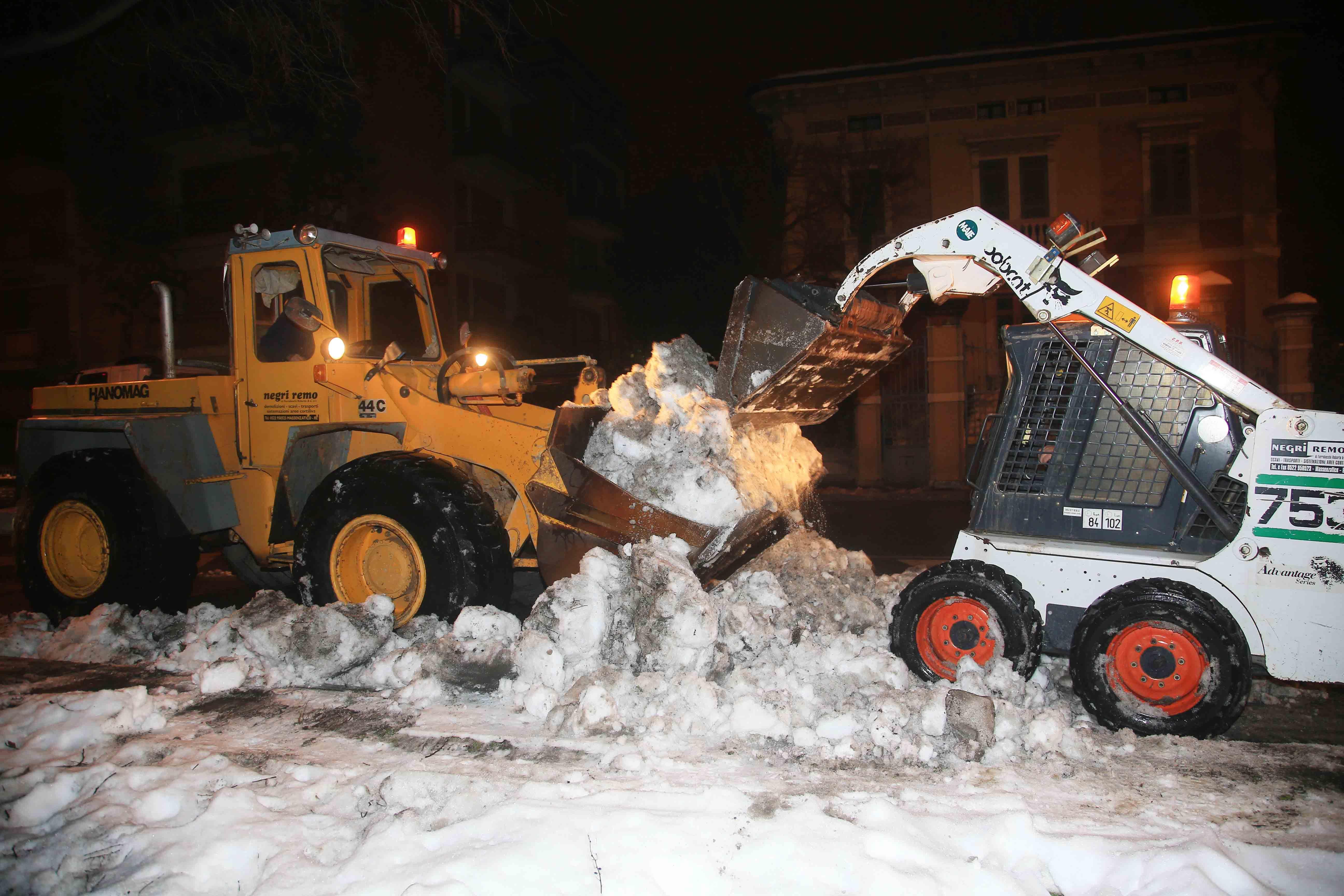 Meteo a Reggio Emilia, neve in arrivo: allertati i mezzi spargisale 
