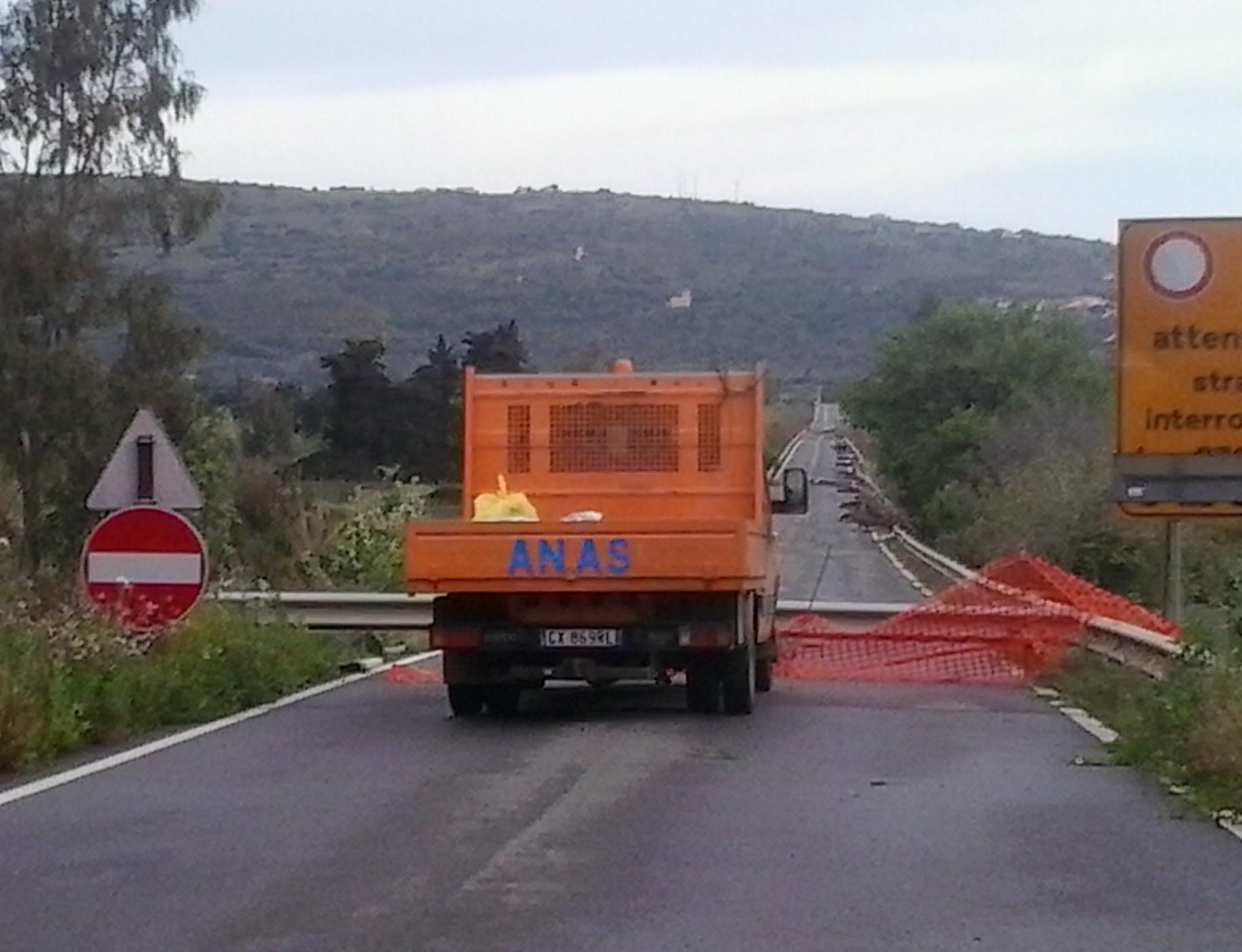 Scontro tra camion sulla Nuoro-Macomer: nessun ferito ma strada bloccata