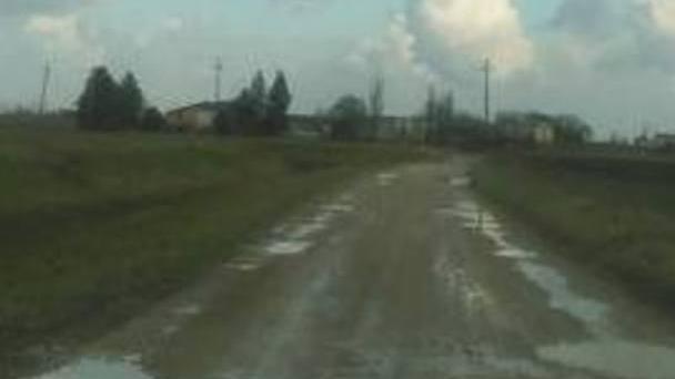 «Comune intralciato nell’asfaltatura delle strade bianche»