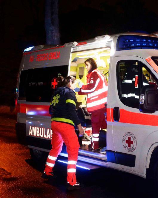 Reggio Emilia, pensionata travolta sulle strisce in viale Umberto I 