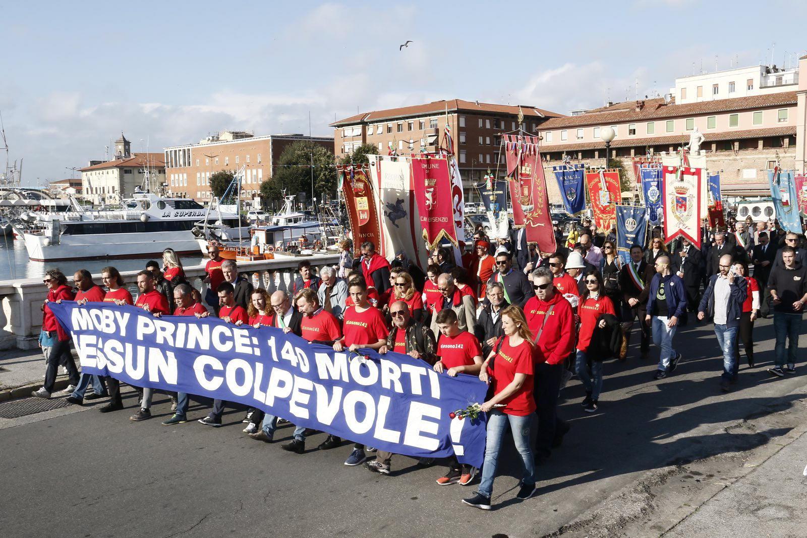 Una manifestazione per non dimenticare la tragedia