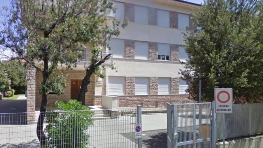 Prima sigaretta alle medie per uno studente su dieci