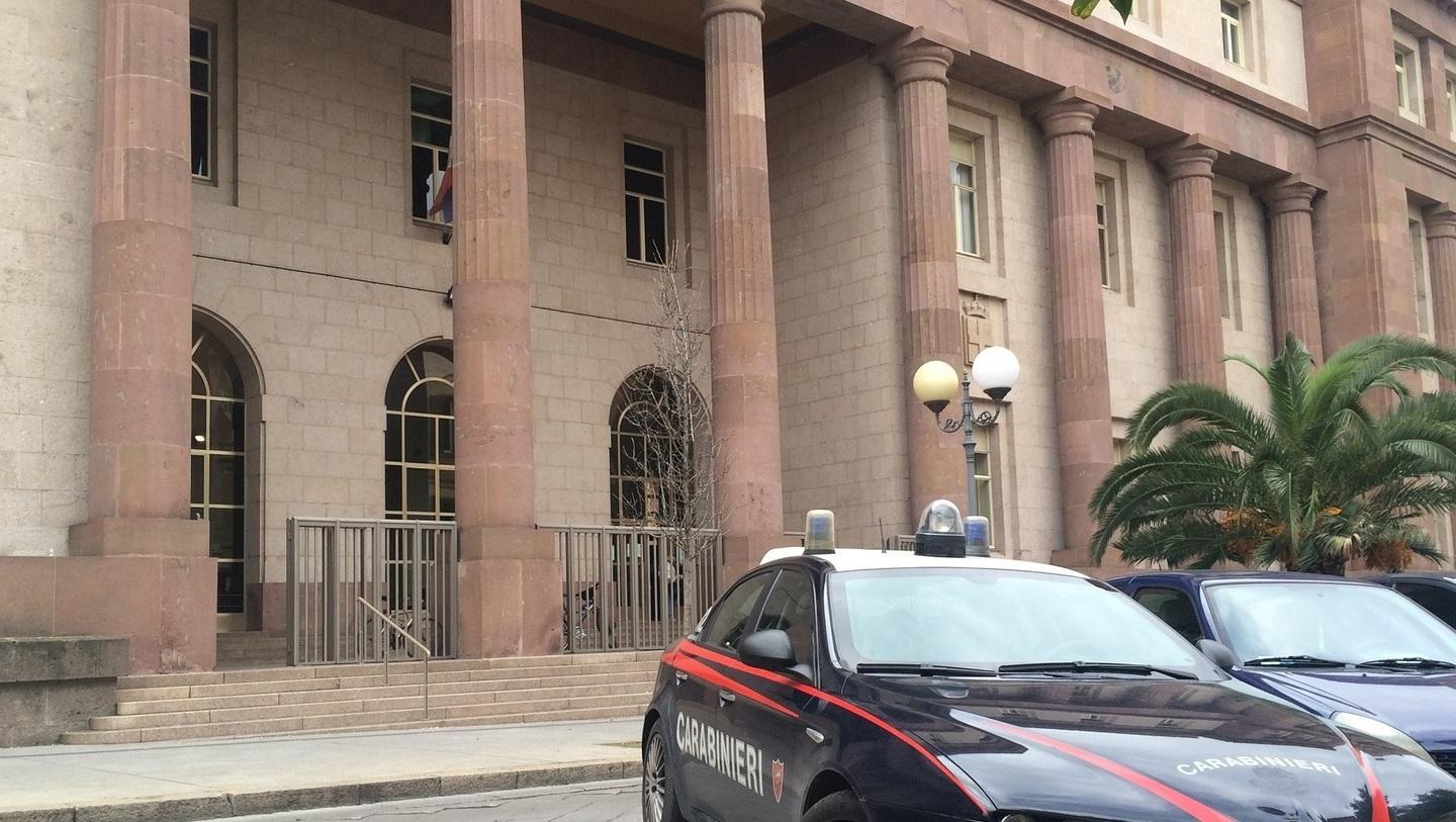 Lei lo lascia e lui le incendia la casa. Ex marito al gup: volevo uccidermi 