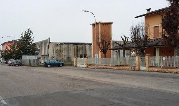 Lo minacciano e prendono i soldi 
