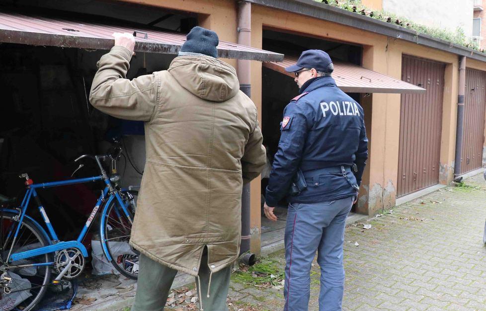 Porta Mare, raid nei garage 