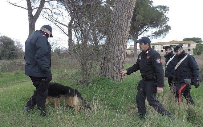 I carabinieri col cane antidroga Batman 