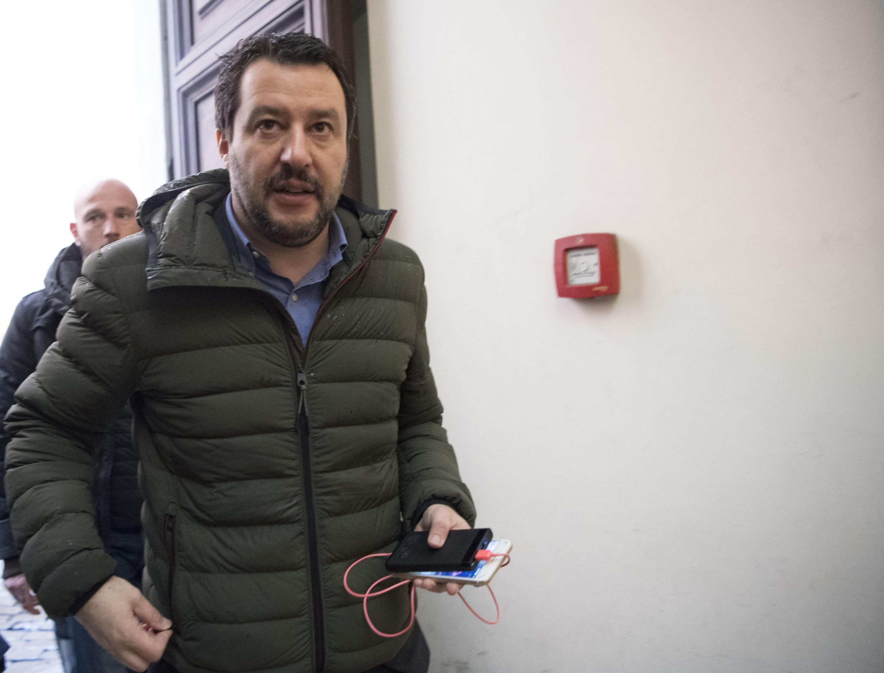 Salvini: "Se andiamo al governo nazionalizziamo le acciaierie di Piombino" - Video