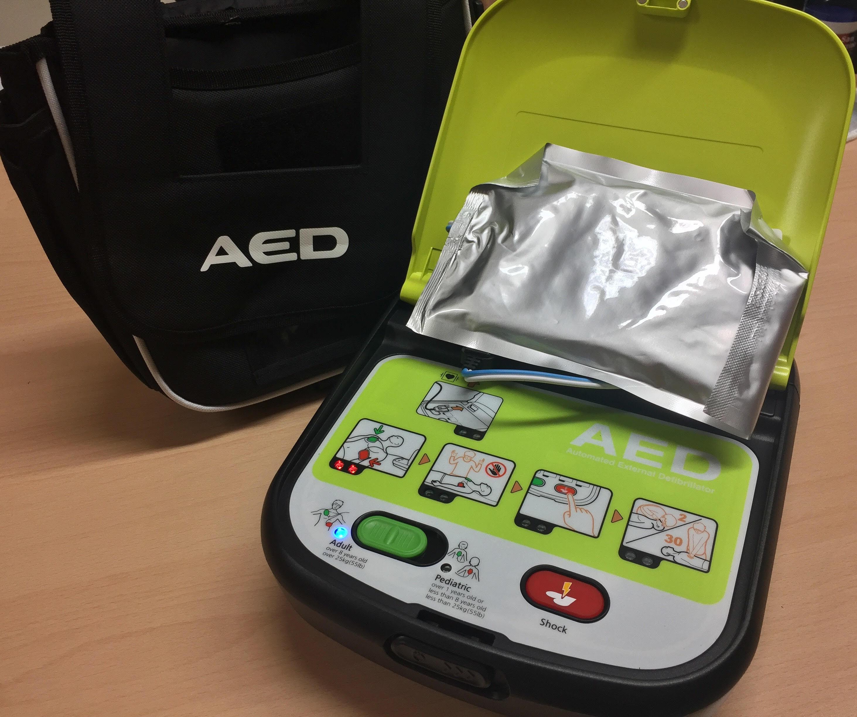 Sorso, dona un defibrillatore in memoria del fidanzato