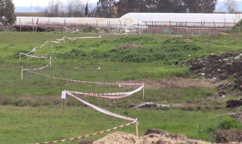 Rifiuti interrati: sigilli all’azienda agricola
