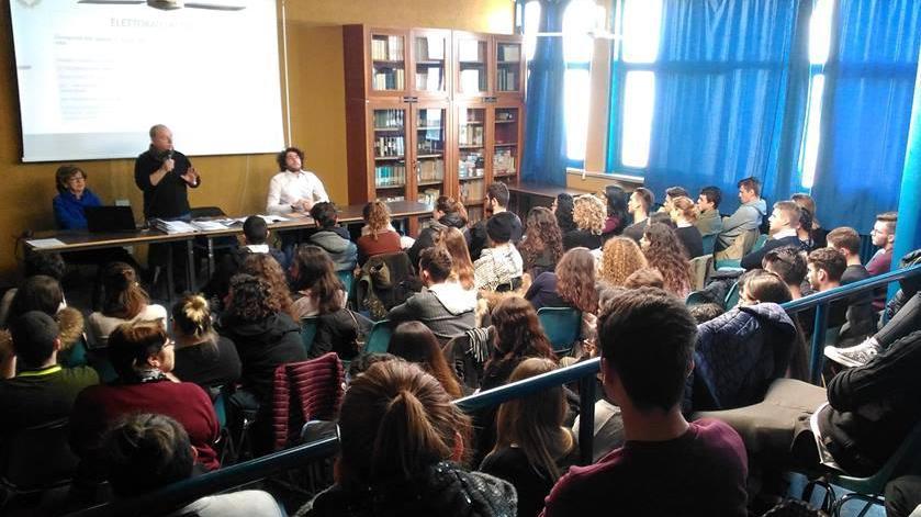 Studenti, voto e Costituzione
