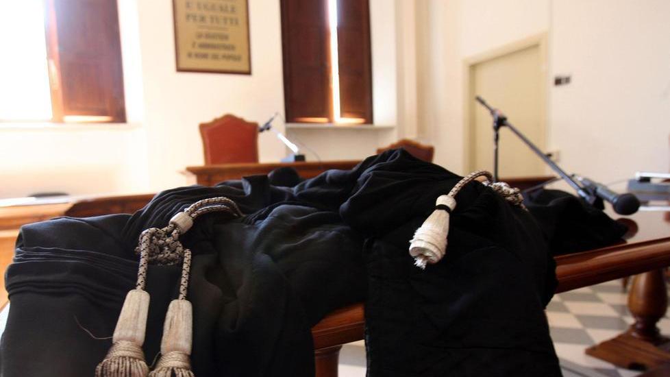 Ventuno mesi senza strada e non può entrare in casa sua