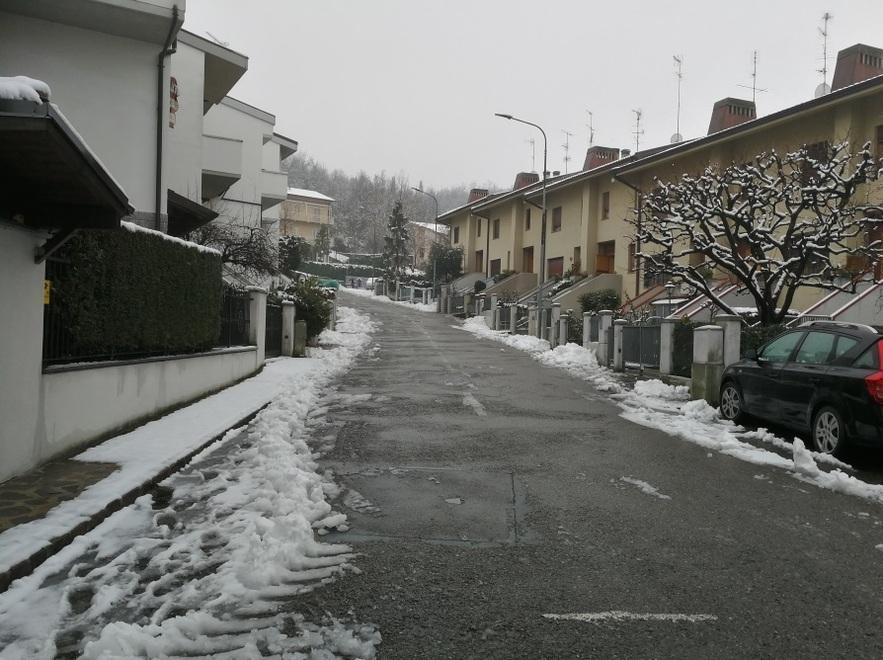 Prima neve ma disagi minimi 