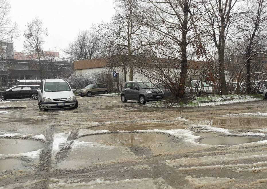 Parcheggio Unicredit finalmente il rifacimento 