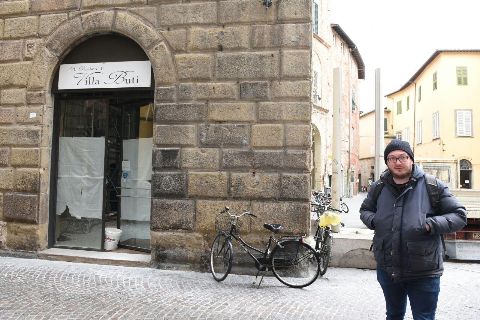 Il fondo  dove arriverà la gelateria