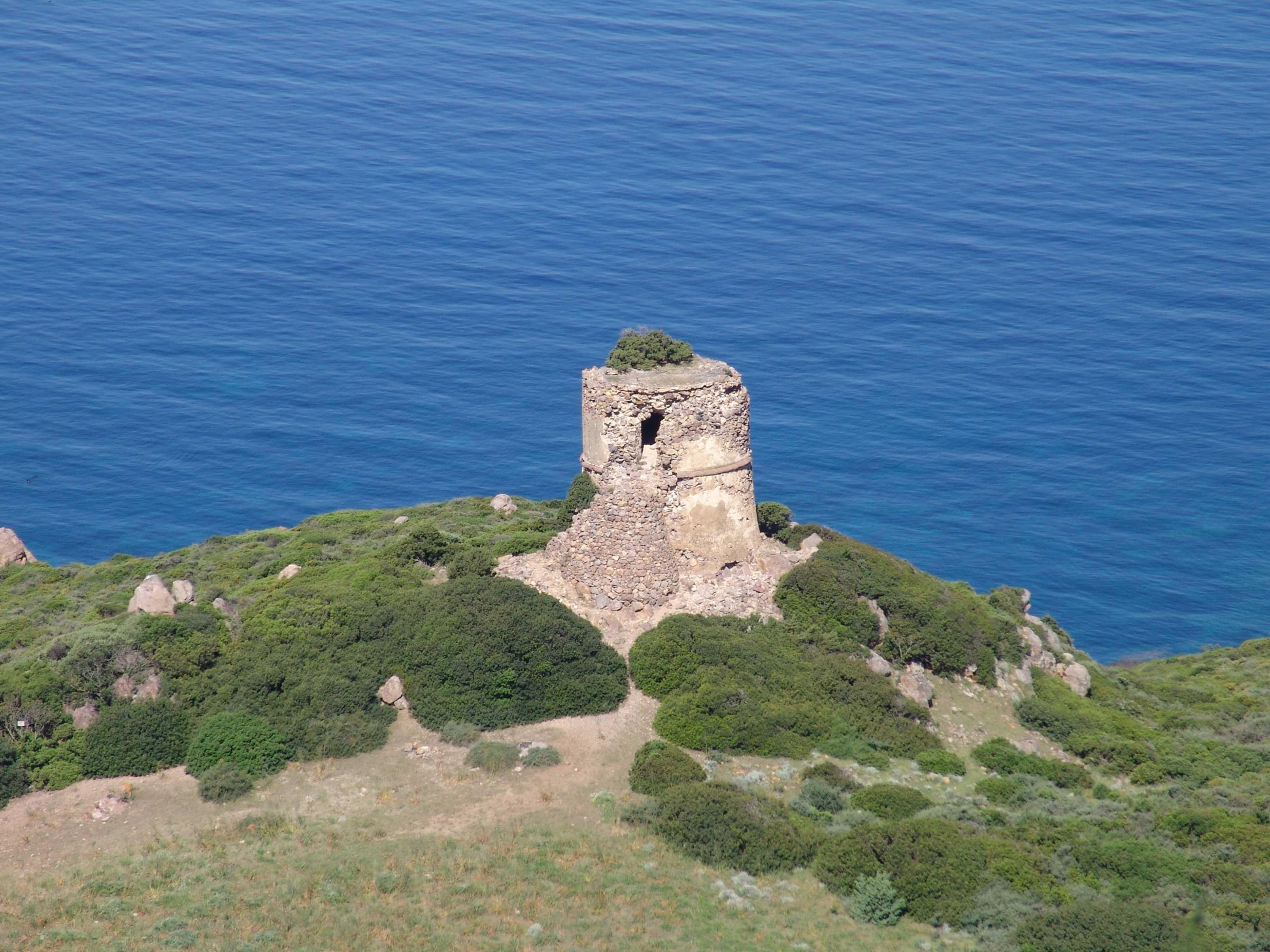 Cammino 100 torri: via al giro della Sardegna a piedi