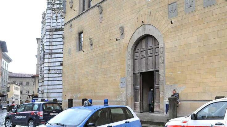 L’ingresso del palazzo di giustizia di Pistoia