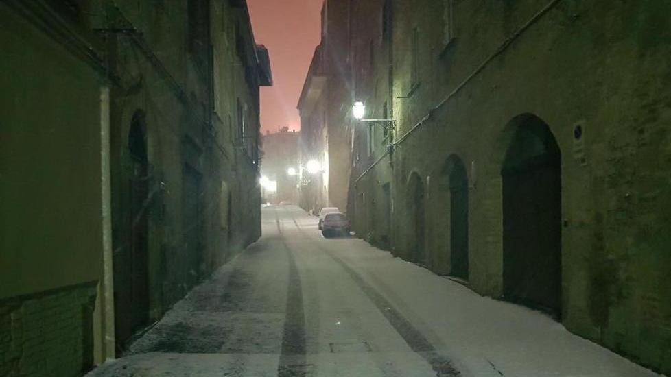 Una notte di grande neve ma le scuole restano aperte