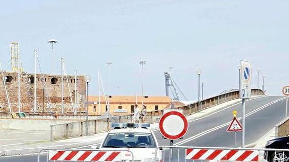 Ponte Santa Trinita, riapre la corsia nord