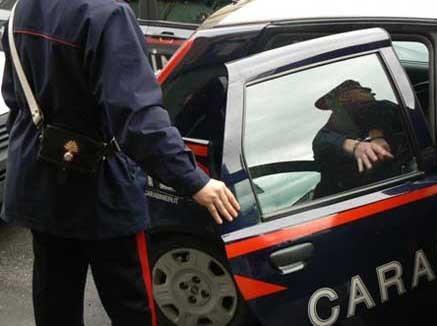 Picchiò i carabinieri dopo il furto: in cella 