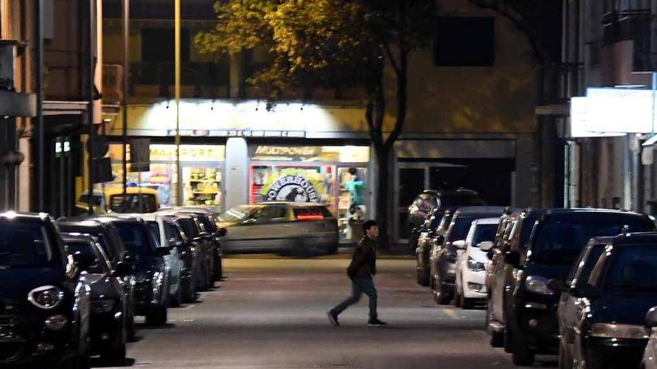 Maresciallo investito dal ladro in fuga: è giallo su due colpi di pistola