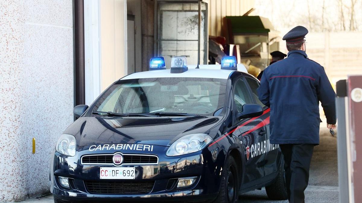 Comacchio, picchia un carabiniere: arrestato