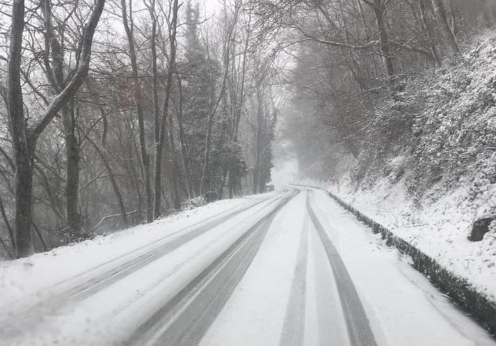 La neve sul monte Serra 