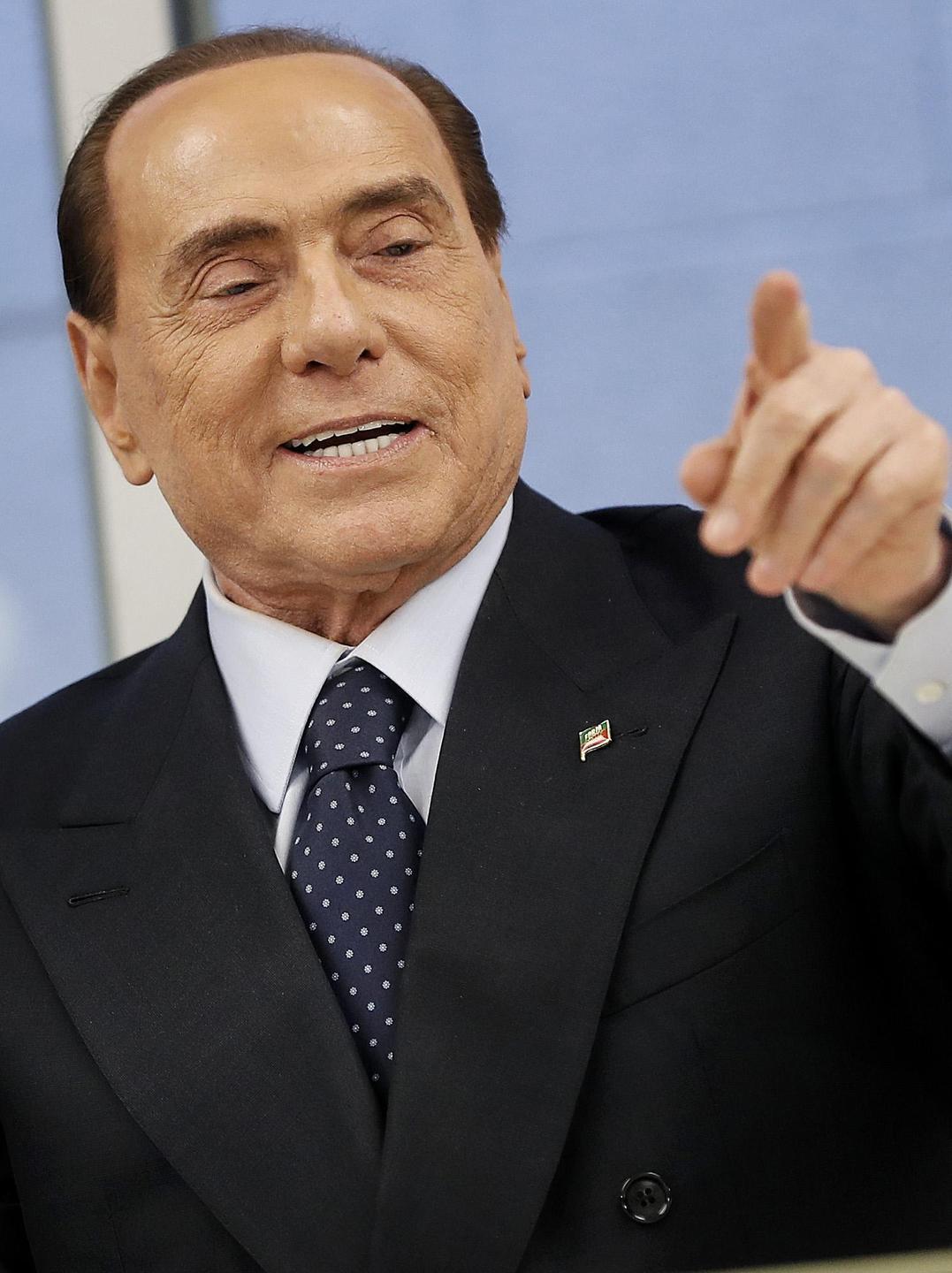 Berlusconi il più insultato sul web 