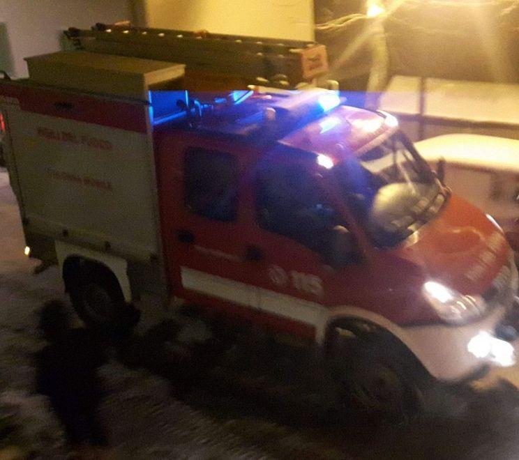 Rimane bloccata dalla neve, paura per una donna incinta