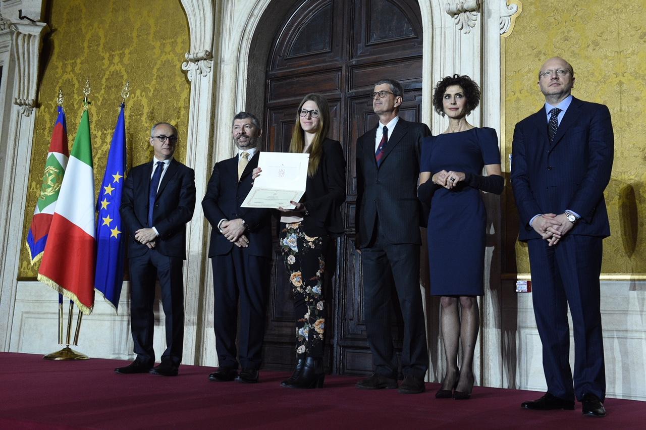 Cristina Cherubini (al centro) premiata a Palazzo Barberini a Roma con il Simest 2017 nell'ambito del Premio Leonardo