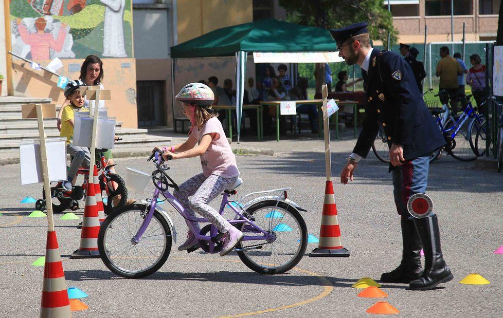 Sicurezza stradale, per la Polstrada un 2018 al fianco delle scuole 