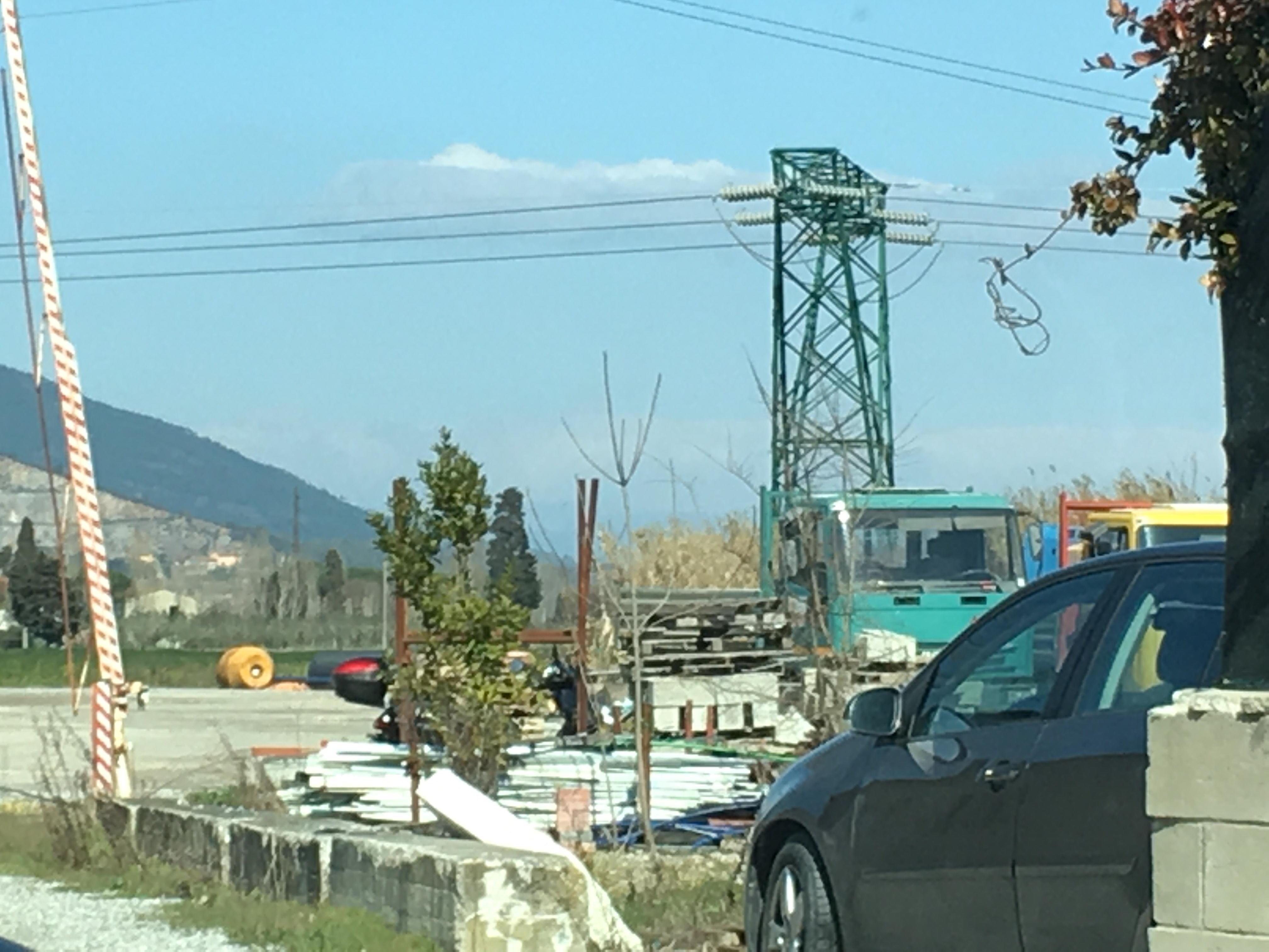 L’area sul retro della sede della cooperativa La Rinascita (Foto Franco Silvi)